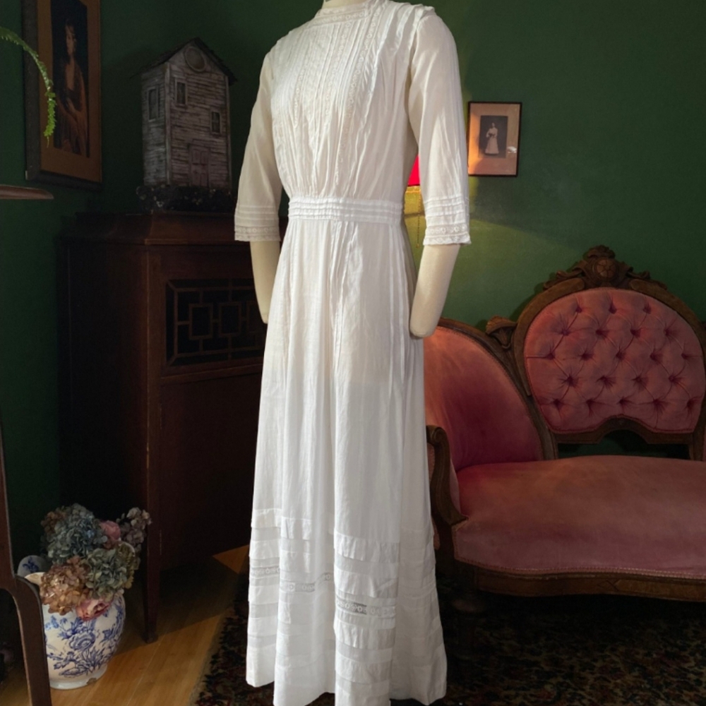 Antique Victorian 1900s Lawn Dress